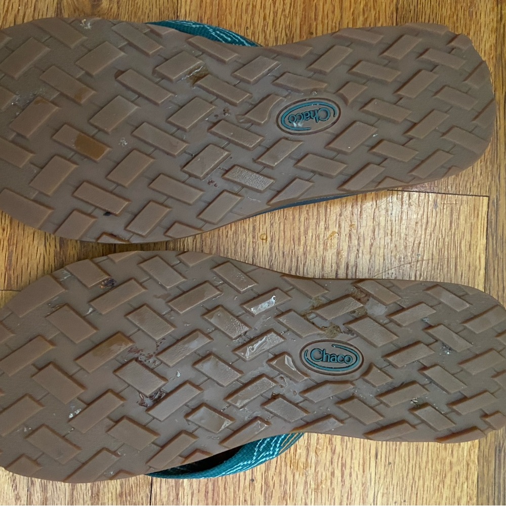 Chaco flip flops, only worn once. Great tread, comfortable design.